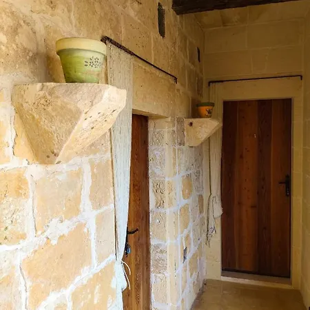 The Honeypot Bed & Breakfast